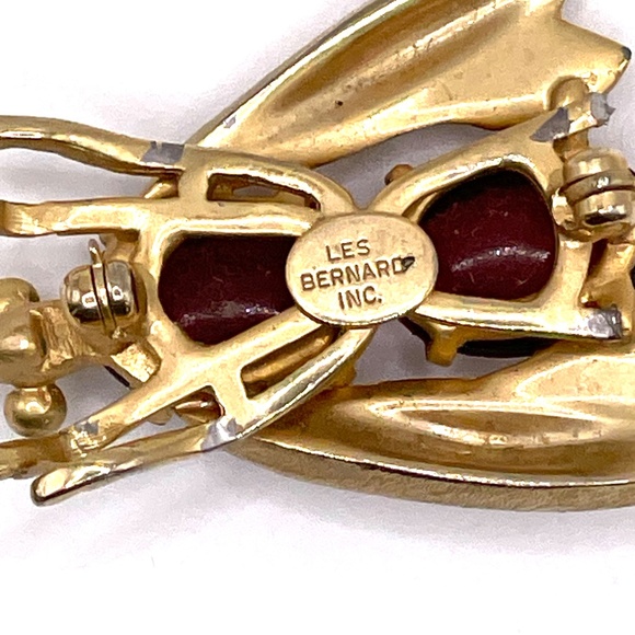 Les Bernard Inc. Vintage Gold Tone Red Cabochon Fly Pin Brooch 60's - Picture 7 of 12